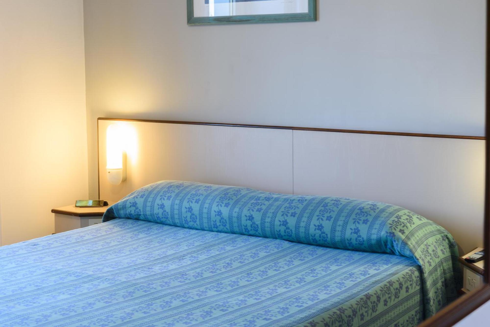 Hotel Italie Et Suisse 3*