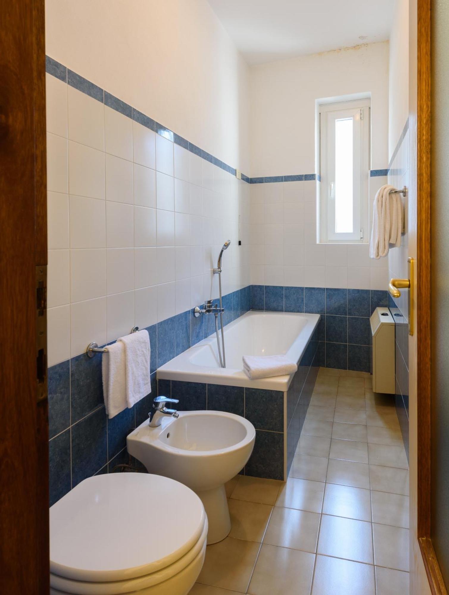 Hotel Italie Et Suisse 3*